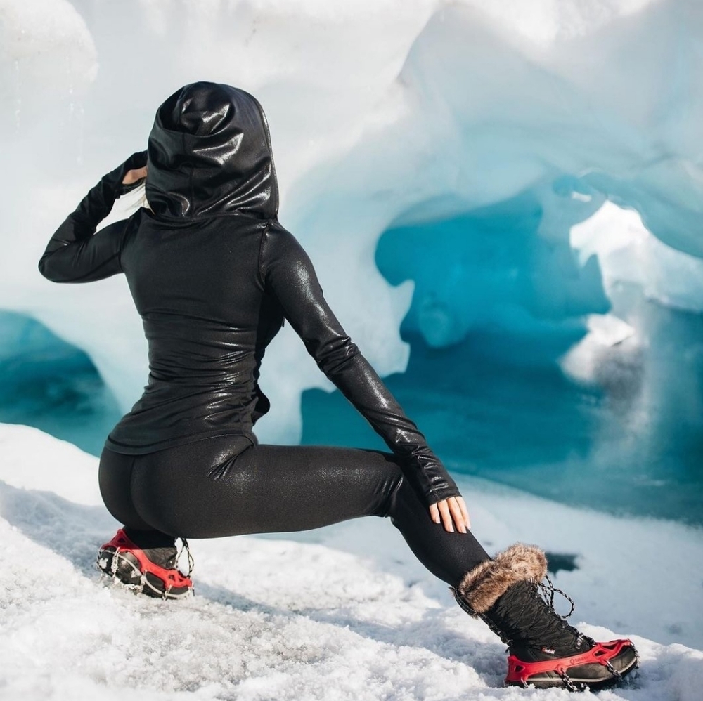 NWT BuffBunny Northern Lights in Black Stone